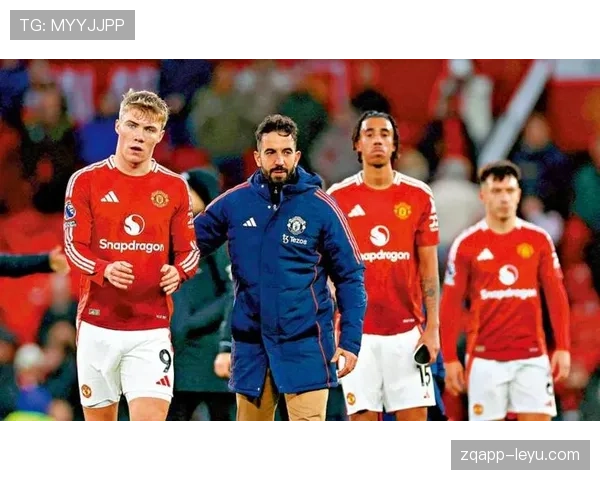 曼联防线失误频繁问题逐步反映在赛季关键战中，对竞争格局带来变化