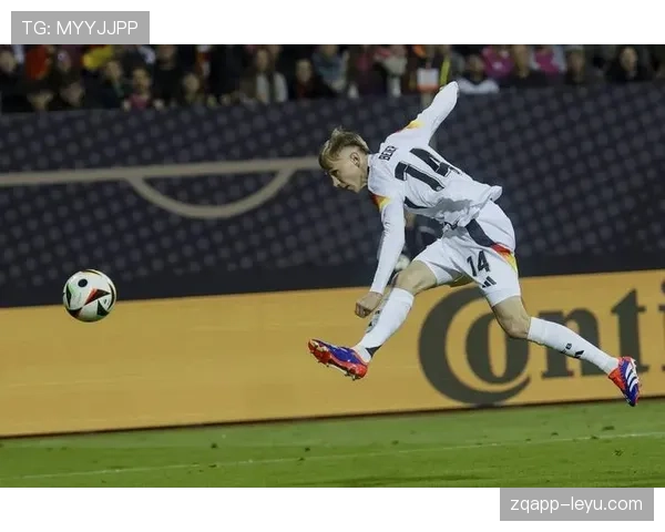 杜埃 vs 亚马尔：新星崛起路径与未来天花板差距